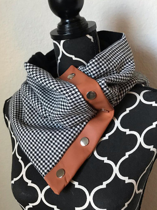 Black and White Plaid Warm Button Scarf